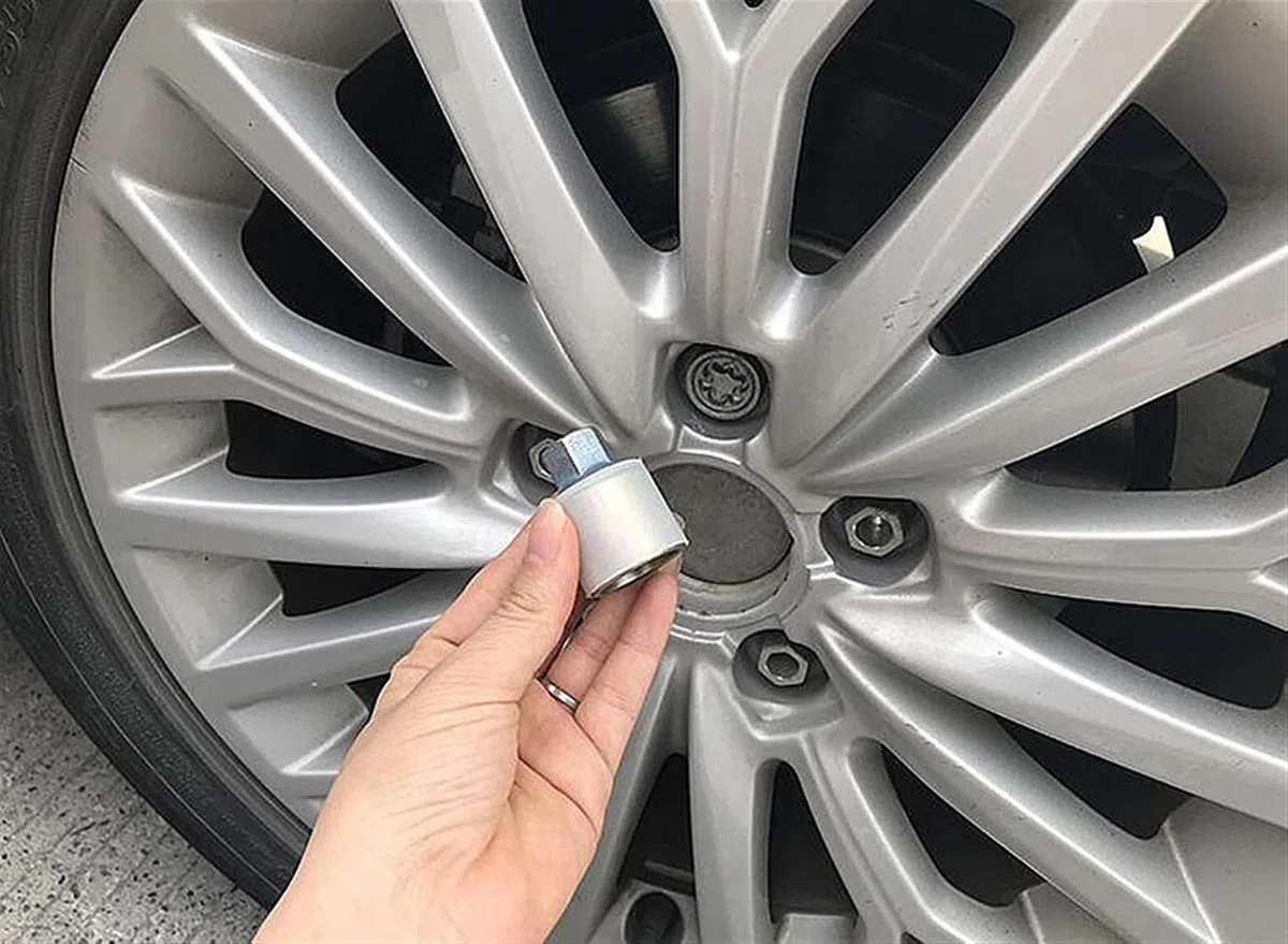 1 UNIDS NONENAME_Null / FIT para Audi A1 A5 A3 A4L A6L A7 Q3 Q5 A8 TT R8 Tornillo Antirrobo ANULO Torno DE ROUR TRANSMBILLO HERRAMIENTE MANGUELO Duradero y rentable (Color Name : F)