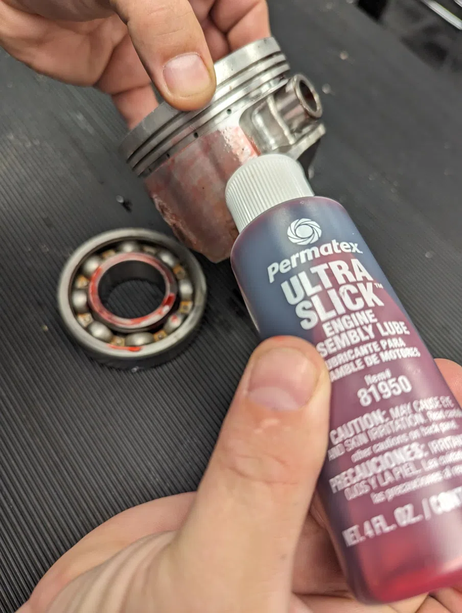 Permatex 81950 Ultra Slick Engine Assem