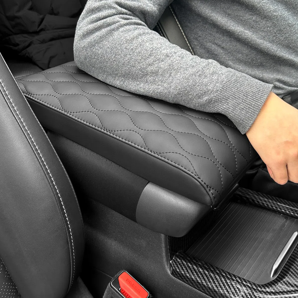 cojin reposabrazos para Coche de Cuero sintético de PU,Funda Consola Central Auto Almohadilla,Universal Negro Cojín,Caja reposabrazos(Tamano A 30x15x4.5 cm)
