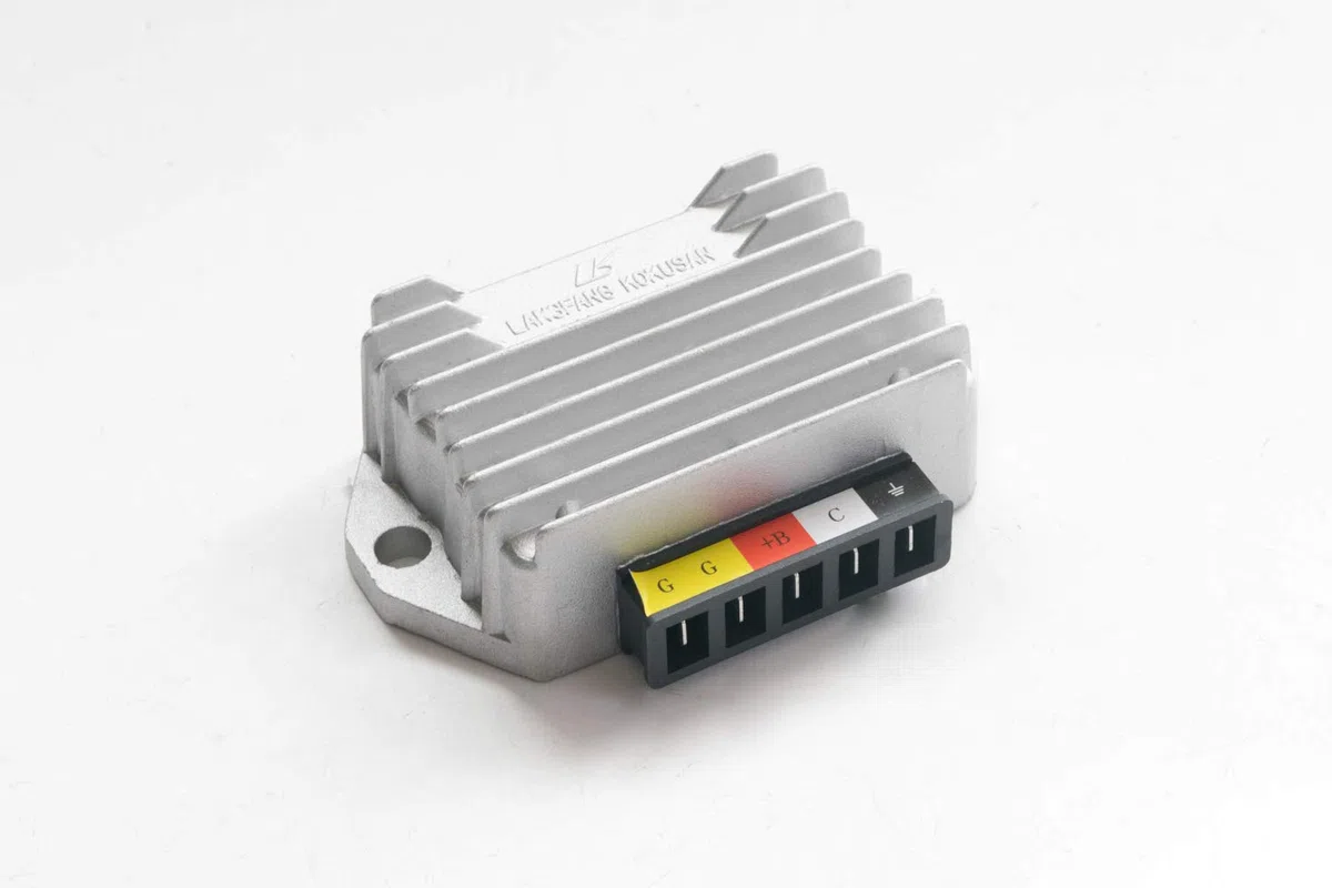 58074R - Grupo regulador de tensión para Vespa PX