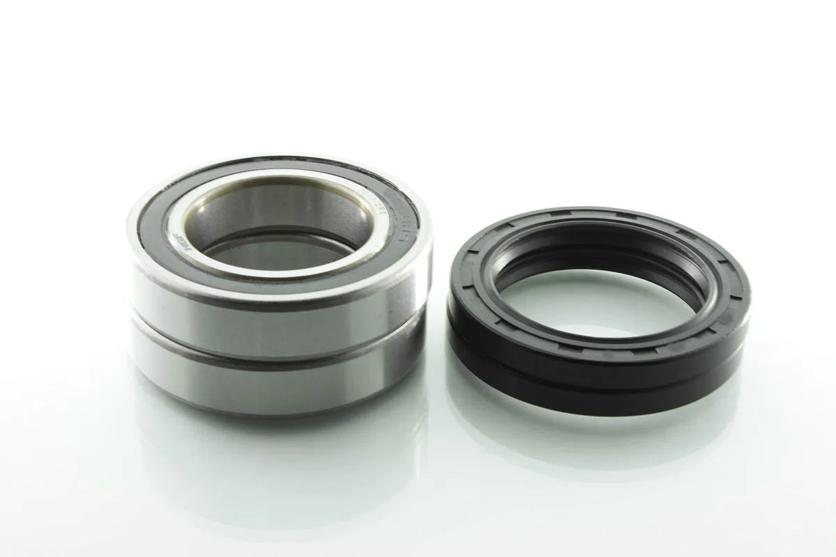 MECANIGOMEZ-Rodamientos Rueda Trasera Kawasak 03-06, Suzuk 85-08. Kits Reparación Compuesto de los rodamientos y Retenes necesarios Buje Trasero Quad. (25-1331)