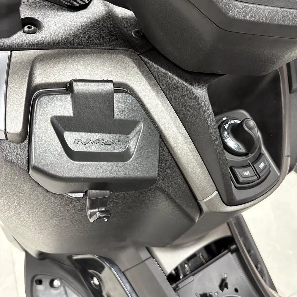 Para NMAX155 V3 2025 Caja de Herramientas Cubierta de Almacenamiento NMAX 125 155 Tech Max Accesorios Lados Cubierta Impermeable NMAX 155 Tapas a prueba de polvo (Negro)