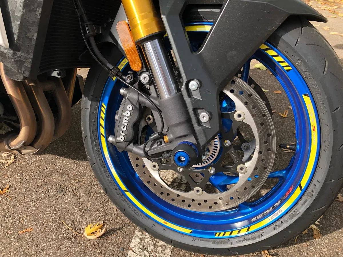 Protección de marco deslizante compatible con MT09 XSR900 MT07 XSR700 MT10 FZ09 FZ07 FZ10 TRACER 900 Eje de rueda delantera y trasera Horquilla Brazo oscilante CNC de aluminio para choque (Negro, MT