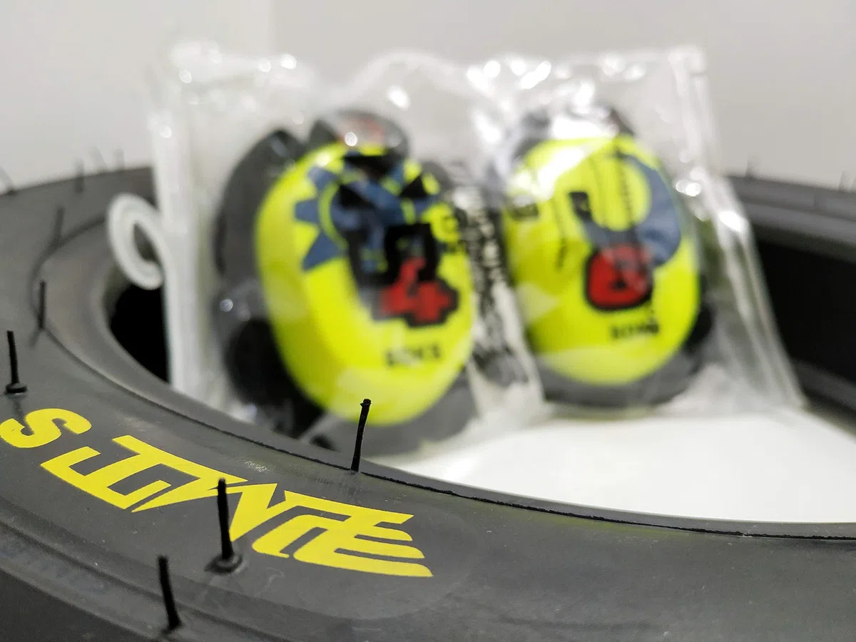 SOKS Deslizaderas para mono | RACE TRIBUTO JAPÓN Blanco