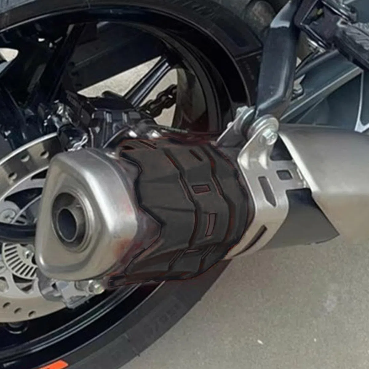 Motorcycle Heat Shield For Legs - Silicone Exhaust Pipe Cover, Motorbike calipr Cover Guard, Compact Universal Fit + Easy Installation, Durrable Silicone Material High-Qualliity -Off Road & Motorbike