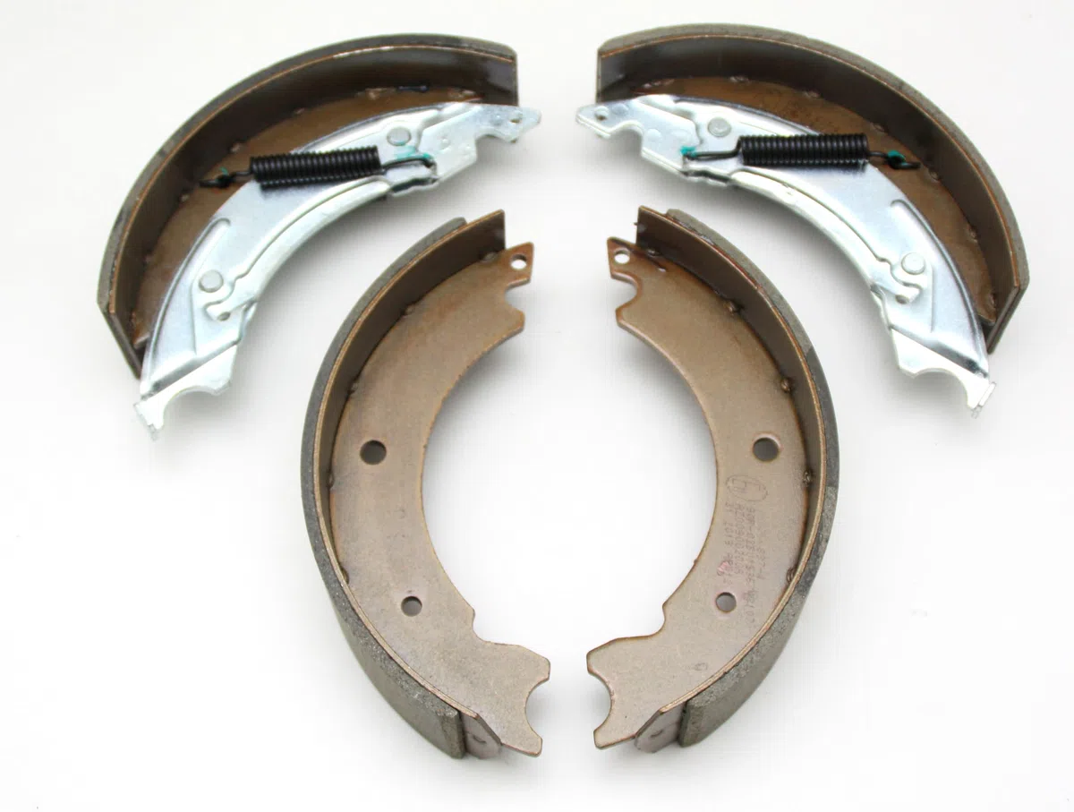trailer parts4u Juego de zapatas de freno para Knott Nieper 200 x 50 mm 20-2425/1 BPW 2005-5 pastillas de freno – véase 09.801.06.85.0 | 4018196 | 47276.001 | 416277.001