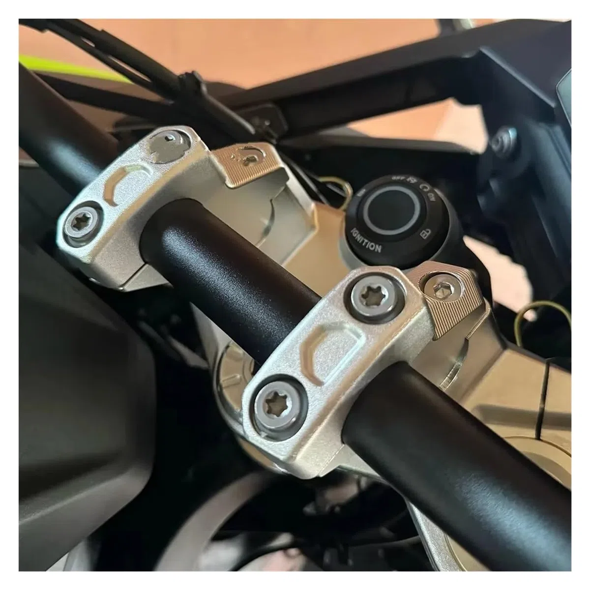 HILLAR Alzas Manillar para Voge 900 para DSX para 900DSX para DSX900 28MM CNC Manillar Motocicleta Montaje Trasero Elevador Manillar Abrazadera Manillar Motocicleta