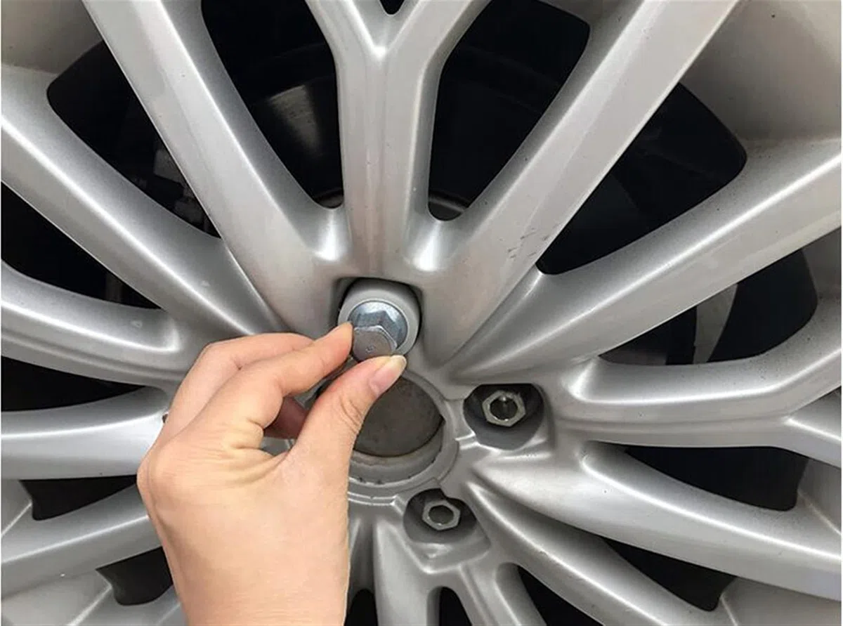 1 UNIDS NONENAME_Null / FIT para Audi A1 A5 A3 A4L A6L A7 Q3 Q5 A8 TT R8 Tornillo Antirrobo ANULO Torno DE ROUR TRANSMBILLO HERRAMIENTE MANGUELO Duradero y rentable (Color Name : F)