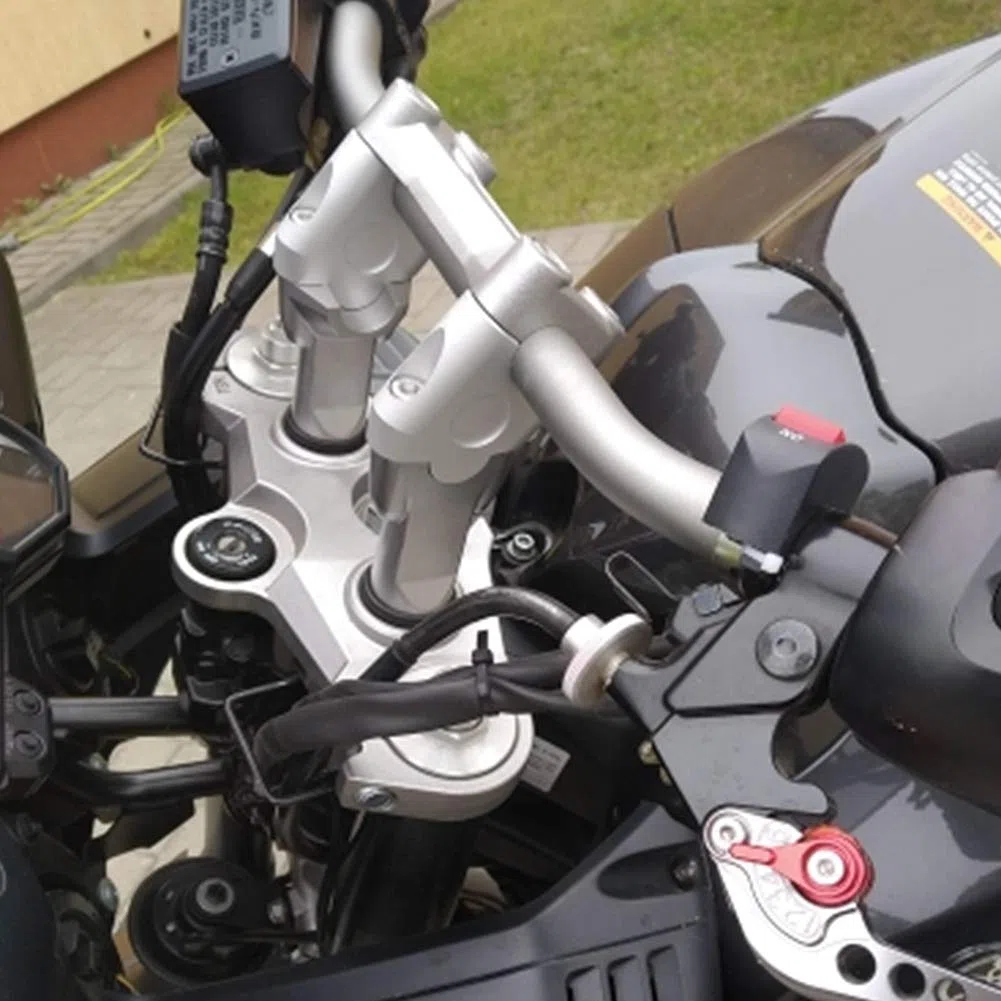 Abrazadera de Manillar, Abrazaderas de Montaje de Elevador de Manillar de Motocicleta Universal de 22 mm, elevadores de Abrazadera de Manillar de aleación de Aluminio CNC(Cromo)