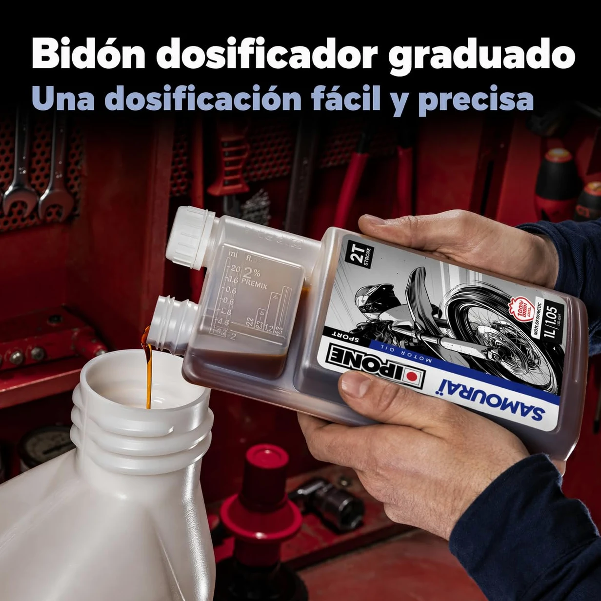 IPONE – Aceite de Motor para Moto 2 Tiempos Samouraï – Bidón dosificador 1 Litro - 100% sintético - Gama Sport - Altísimas prestaciones - Protección óptima del Motor - Uso Ocio y competición.