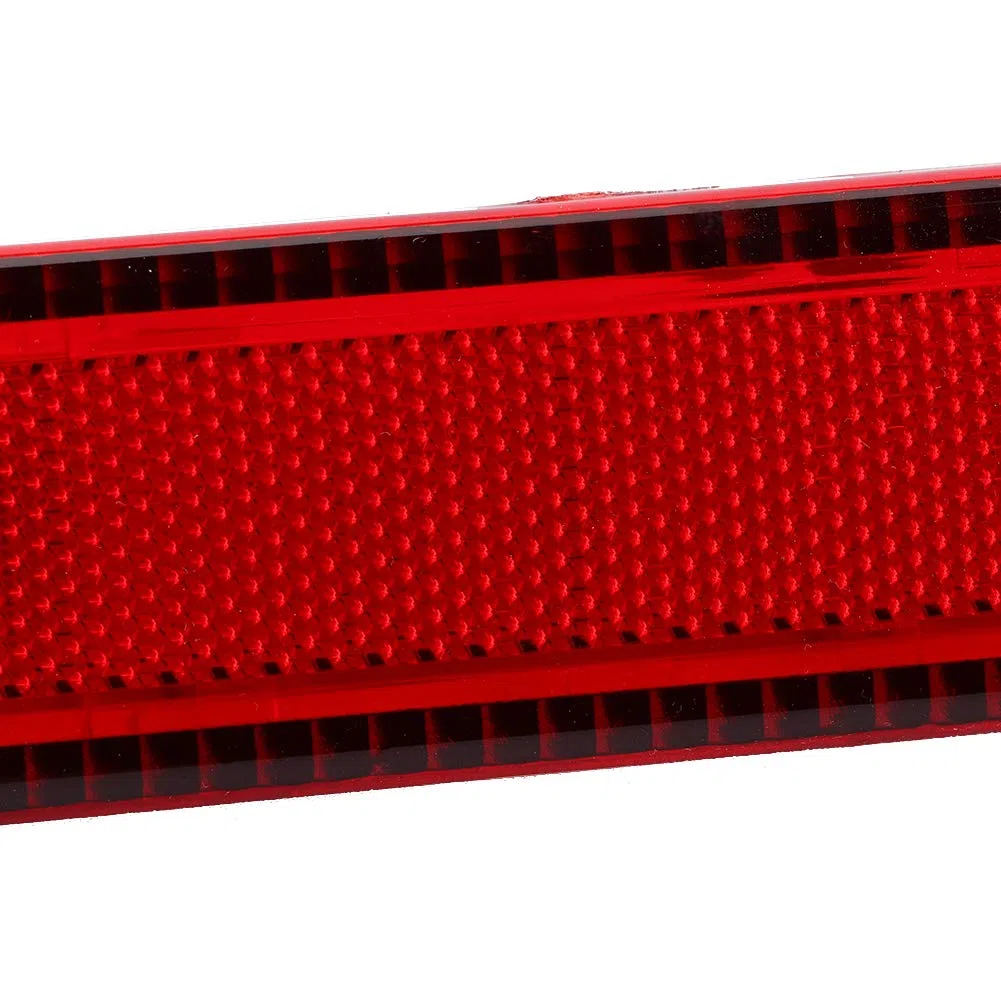 Akozon Tercera luz de freno Tercera luz de freno trasera montada en alto 5128002 7C16-13N408-AC Para Transit MK7 2006-2014 Transit Tourneo 2006-2014(rojo)