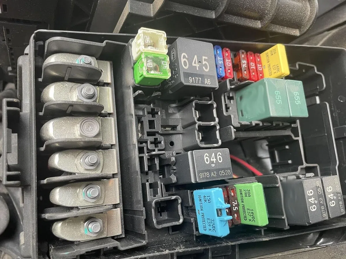 Barco de automóviles Disyuntor de reinicio manual fusible delgado ATC 5a, 10a, 15a, 20a, 25a, 30a 12v - 32v disyuntor dc, un paquete de 6