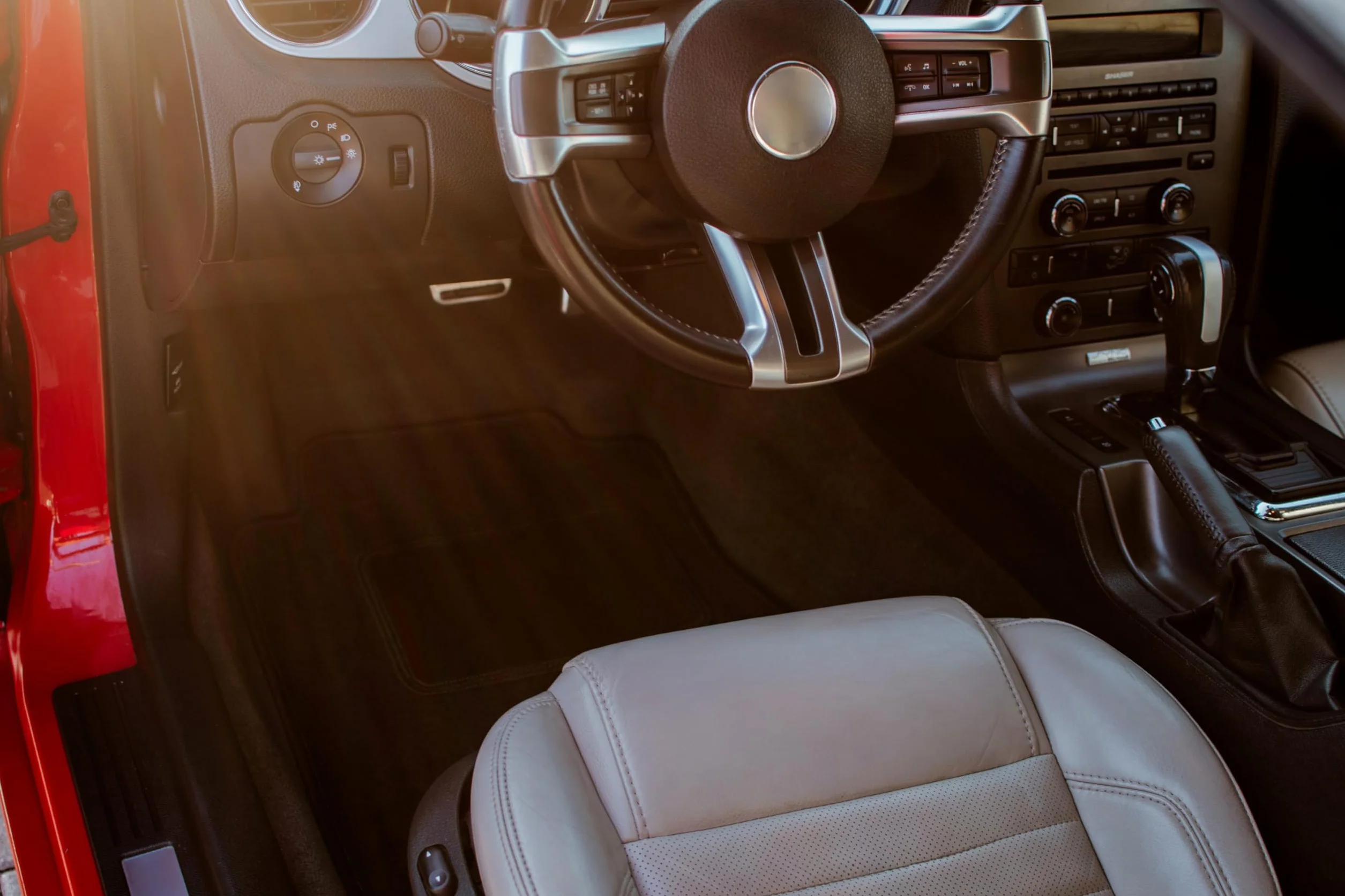Alfombrillas de Coche de Terciopelo a Medida, compatibles con Seat Exeo Sedán, Combi (2008 – 2015), Alfombrilla de Terciopelo para el Lado del Conductor.